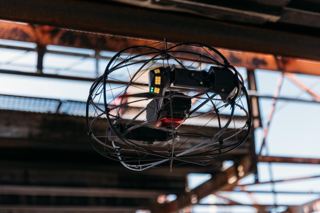 FLYBOTIX 1
